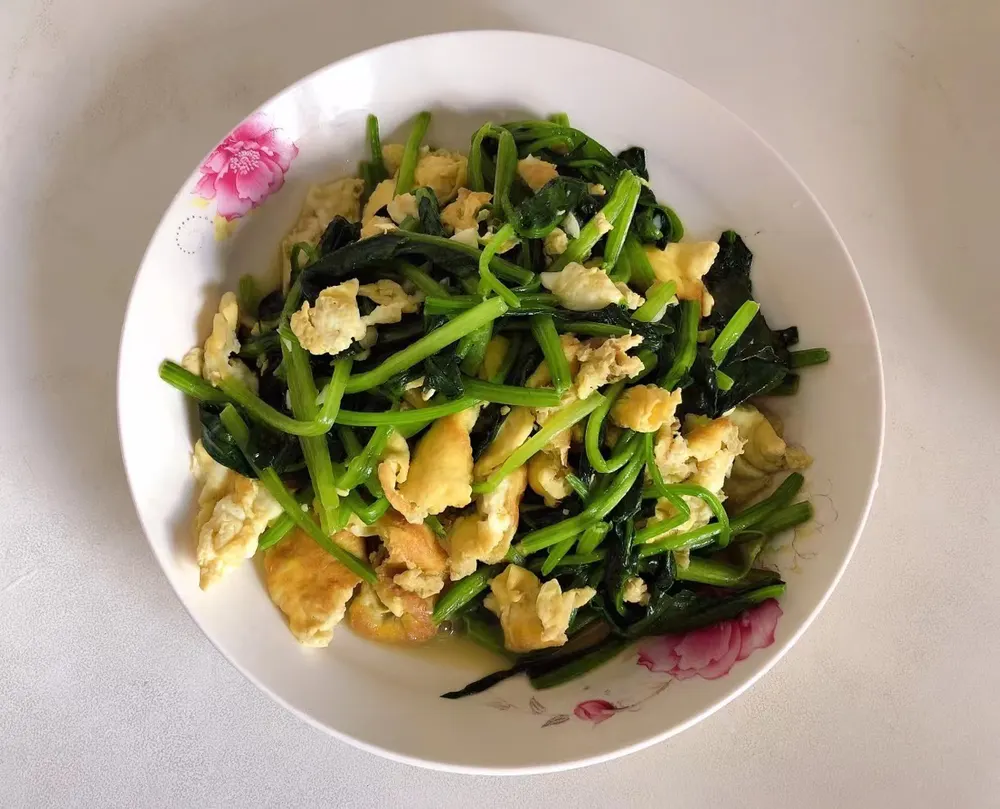 菠菜炒鸡蛋-预览图-1